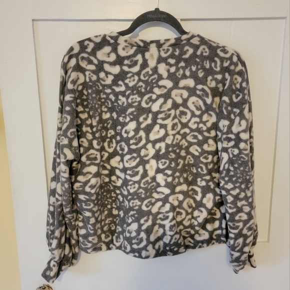 Brushed Fleece Tie-Hem Sweater - Picture 6 of 8